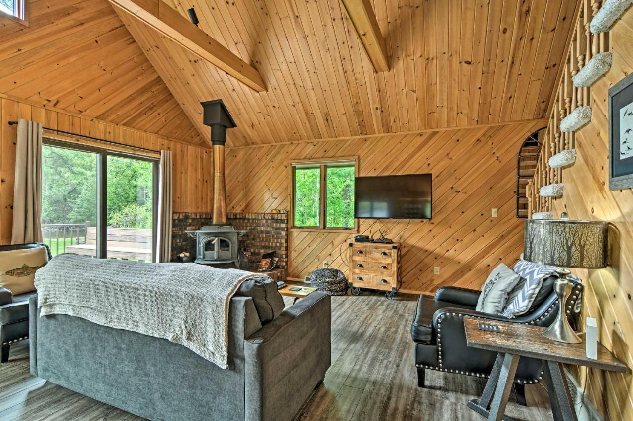 Riverfront Traverse City Cabin Fish, Kayak And Tube Luaran gambar