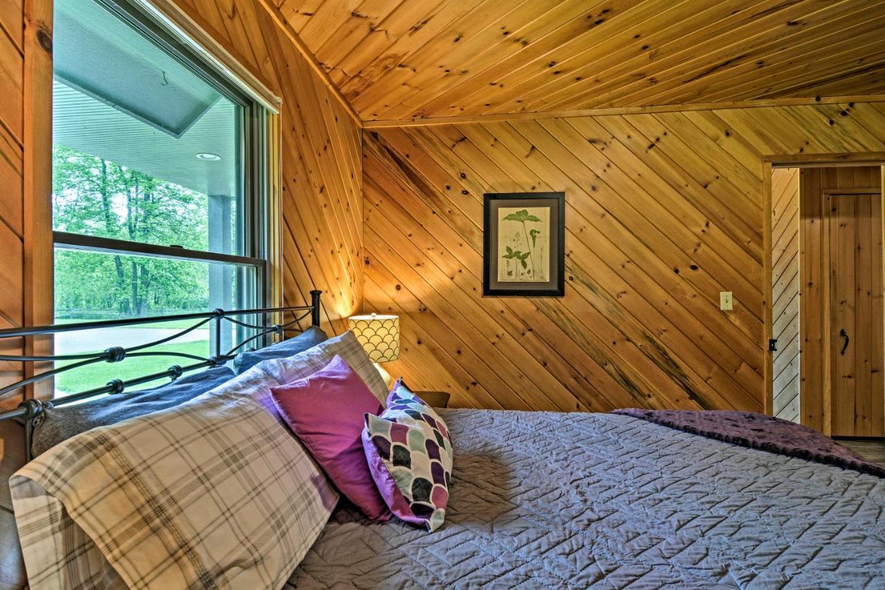 Riverfront Traverse City Cabin Fish, Kayak And Tube Luaran gambar