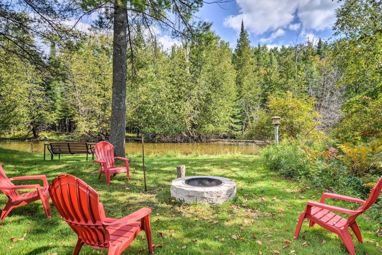 Riverfront Traverse City Cabin Fish, Kayak And Tube Luaran gambar